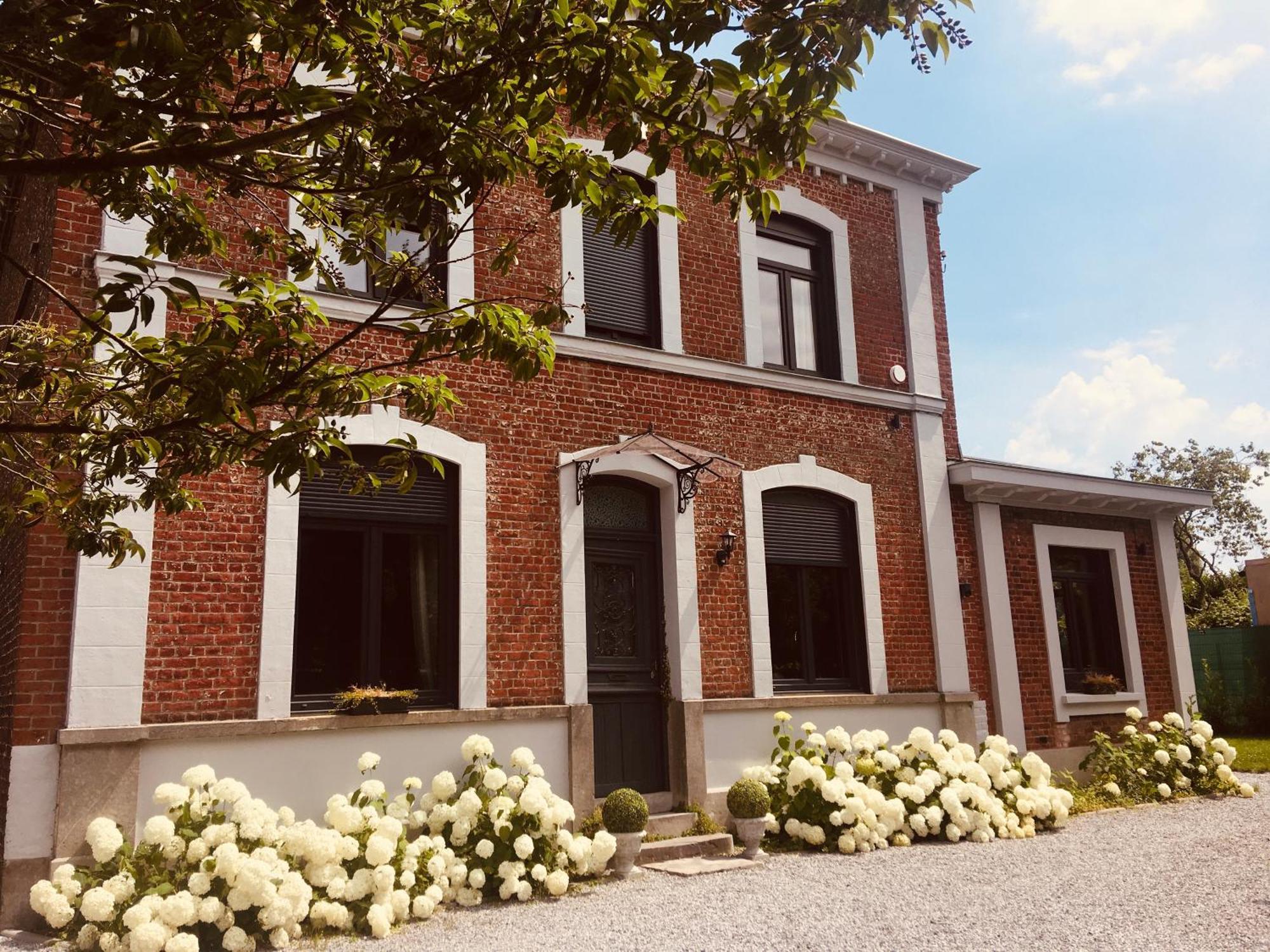 La Villa Des Roses - Suite & Spa Lys-lez-Lannoy エクステリア 写真